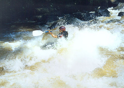 Emoções da canoagem em águas brancas têm conquistado o Brasil. (foto: Arquivo pessoal)