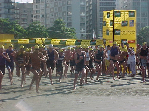 A temperatura já ultrapassava os 30 graus no horário da largada (foto: Harry Thomas - Arquivo WebRun)