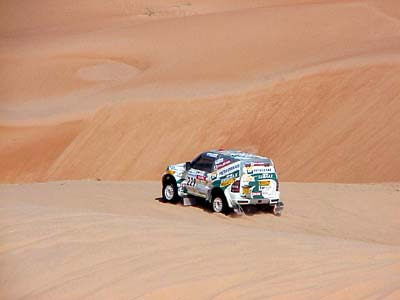 Klever Kolberg no deserto: dunas imensas pareciam engoliros competidores (foto: Ricardo Ribeiro/ZDL)