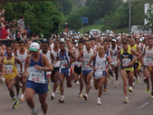 Mais de mil maratonistas participaram da prova (foto: Harry Thomas Jr  Arquivo WebRun)