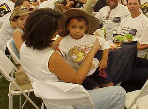 Elaine Silva com seu filho Caio. (foto: Cristiane Savieto)