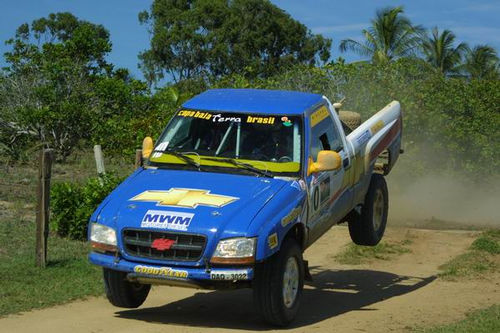 A nova S10 sendo testada por Ximenes e Almeida no Terra Brasil  em maio. (foto: André Chaco / Arquivo Webventure)