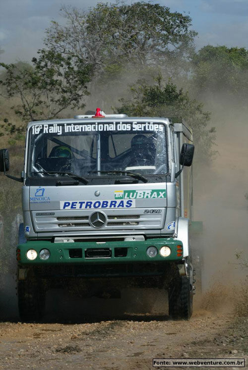 Caminhão de André Azevedo foi o mais rápido no Sertões 2002  segundo resultados extra-oficiais. (foto: André Chaco / www.webventure.com.br)