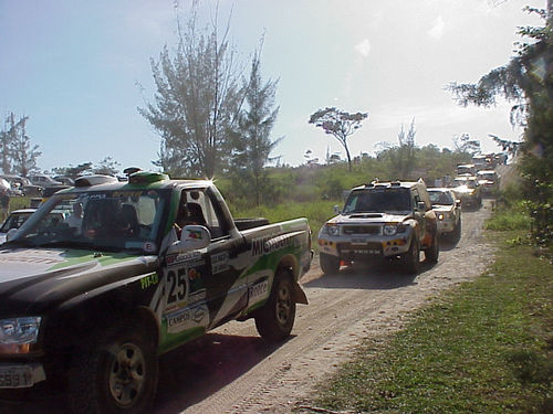 Competidores na primeira etapa da Copa Baja Brasil. (foto: Luciana de Oliveira / www.webventure.com.br)