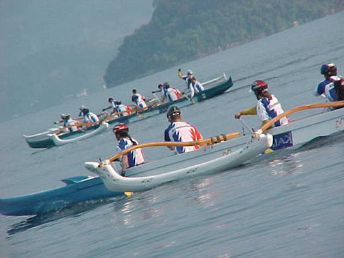 As canoas havaianas estiveram presentes pela primeira vez em uma corrida no Ecomotion em Angra dos Reis. (foto: Camila Christianini / Webventure)