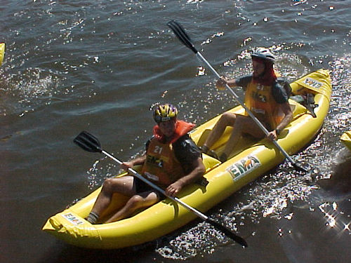 Nas corridas  a canoagem normalmente é feita em ducks (caiaques infláveis para duas pessoas)... (foto: Luciana de Oliveira / Arquivo Webventure)