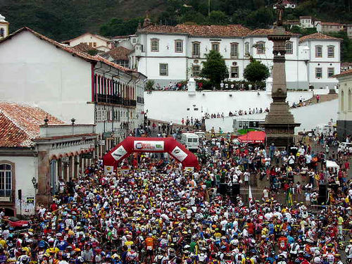 Mais de mil bikers participaram desta edição  que comemora 10 anos de Iron Biker. (foto: Bruno Magalhães)