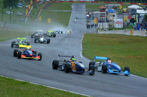 Largada com o safety car (foto: )