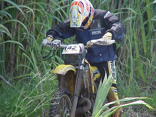 Moto no Rally dos Amigos 2001. (foto: Fábia Renata / Webventure)