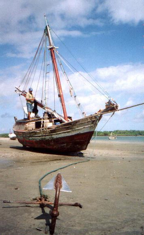 Velejador solitário esperando a maré encher. (foto: Arquivo De Olho no Brasil)