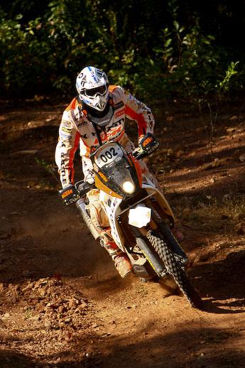 Casteu está confiante para o Dakar 2010 (foto: Tom Papp)