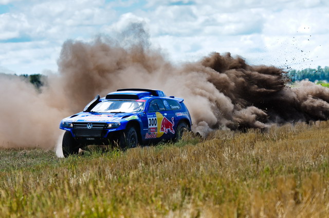 Carlos Sainz/ Lucas Cruz venceu a primeira especial do Dakar 2011 (foto: Marcelo Maragni)