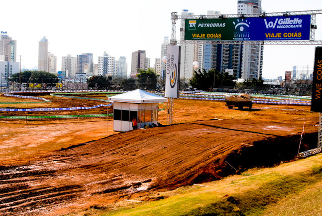 Pista do prõlogo já está montada em Goiânia (GO) (foto: Thiago Padovanni)