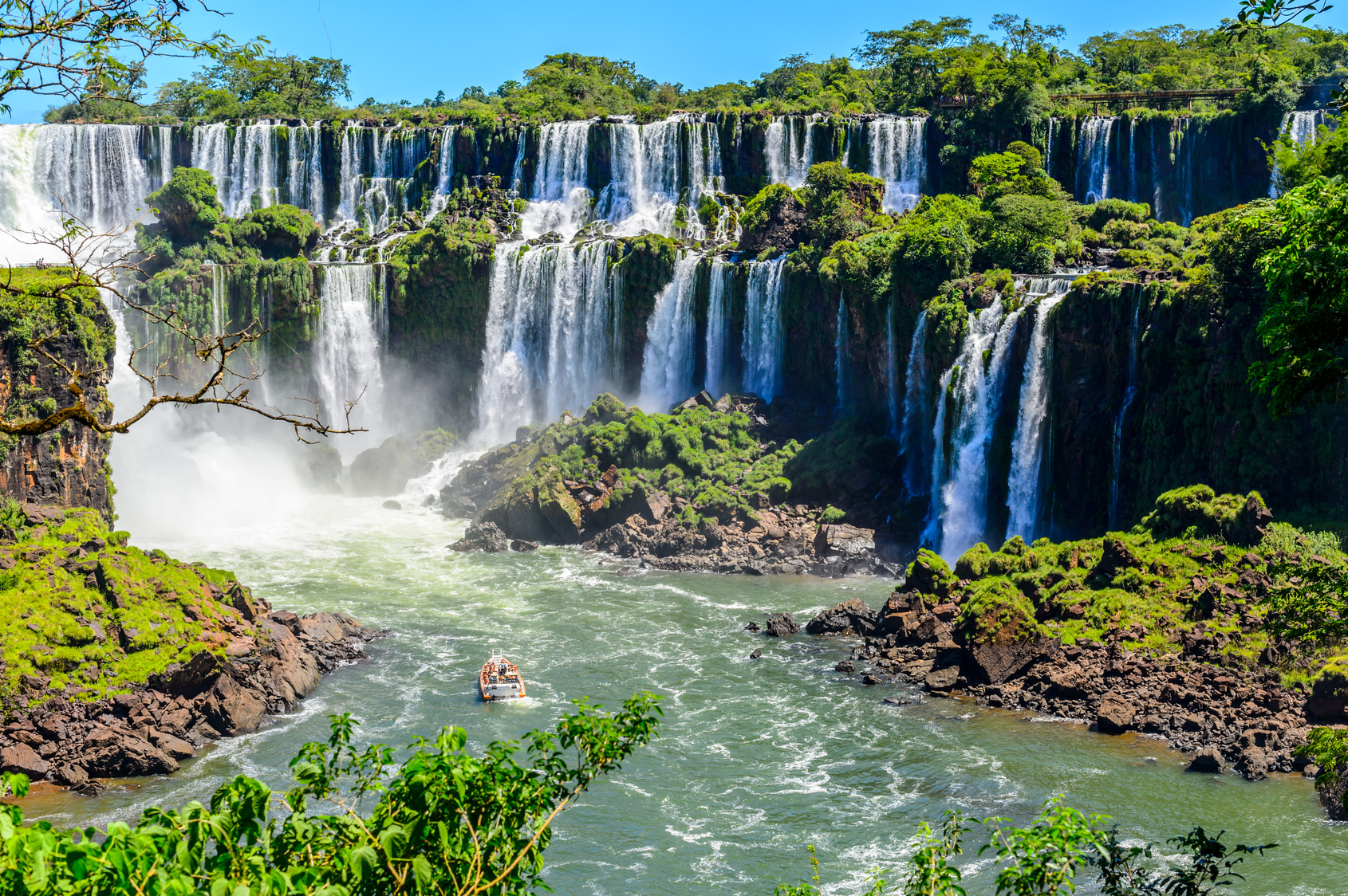 iguazu-falls-view-from-argentina-webventure